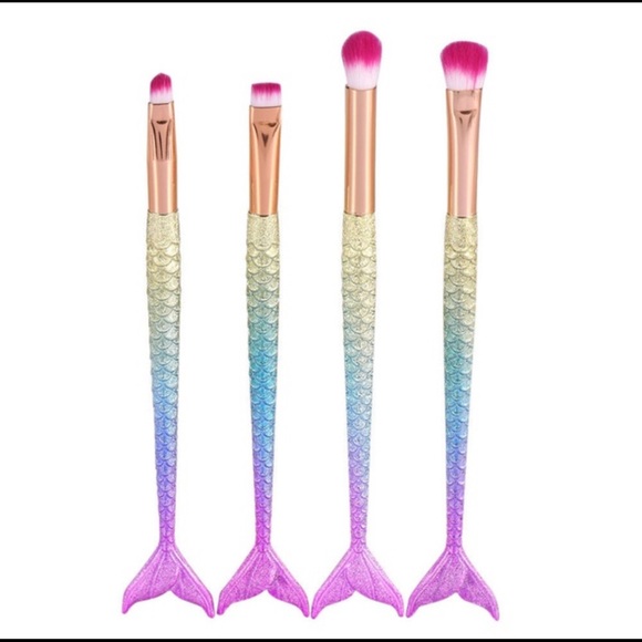 Other - 4 pc Set Mermaid Makeup 💄 Brushes